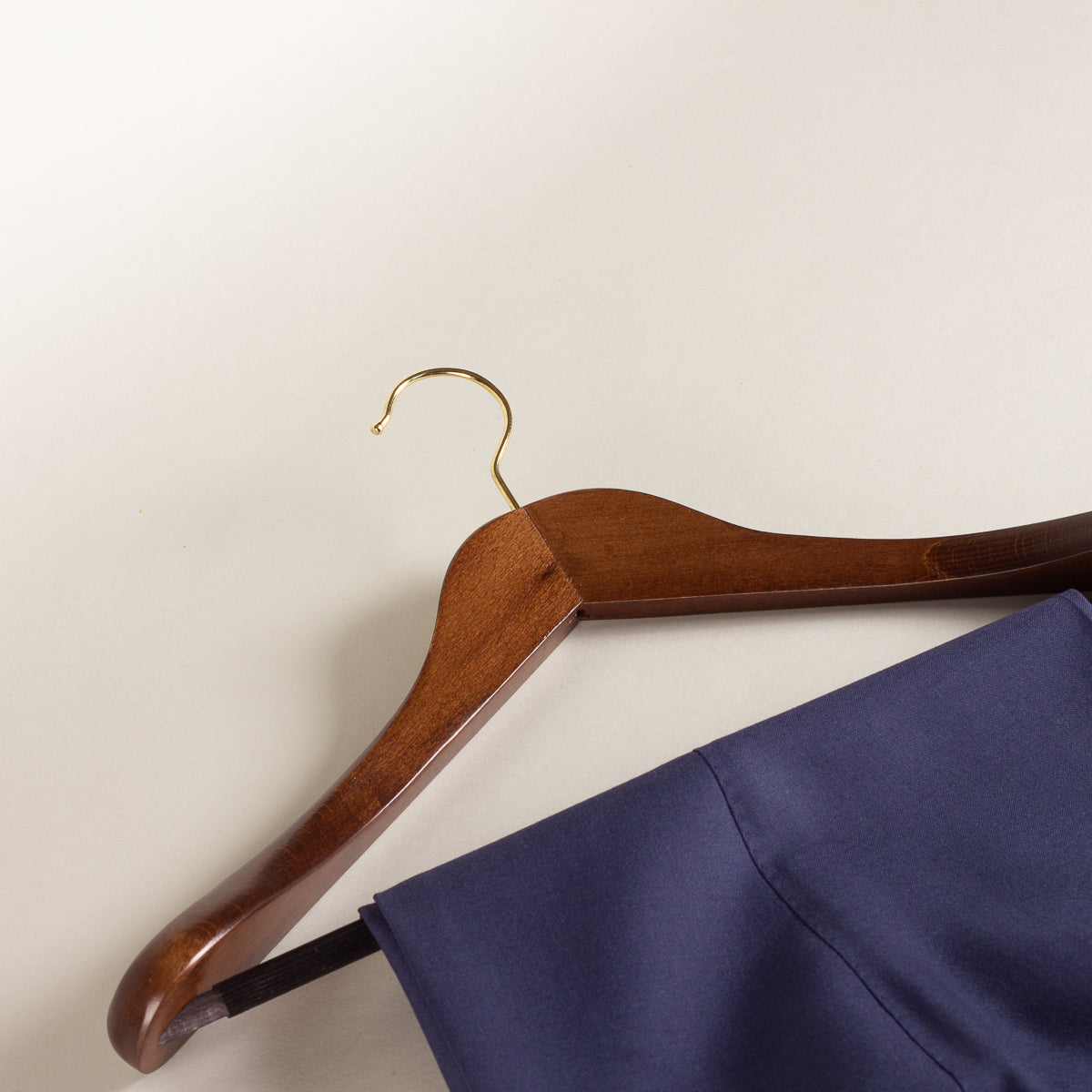 A Guide to the Right Hanger For Each Type of Garment